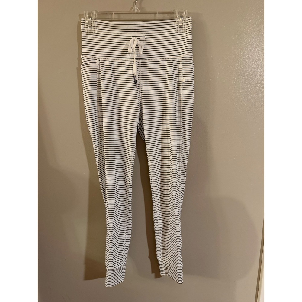 Halara Womens High Waisted Striped 7/8 Leggings White Black‎ Size M NWT